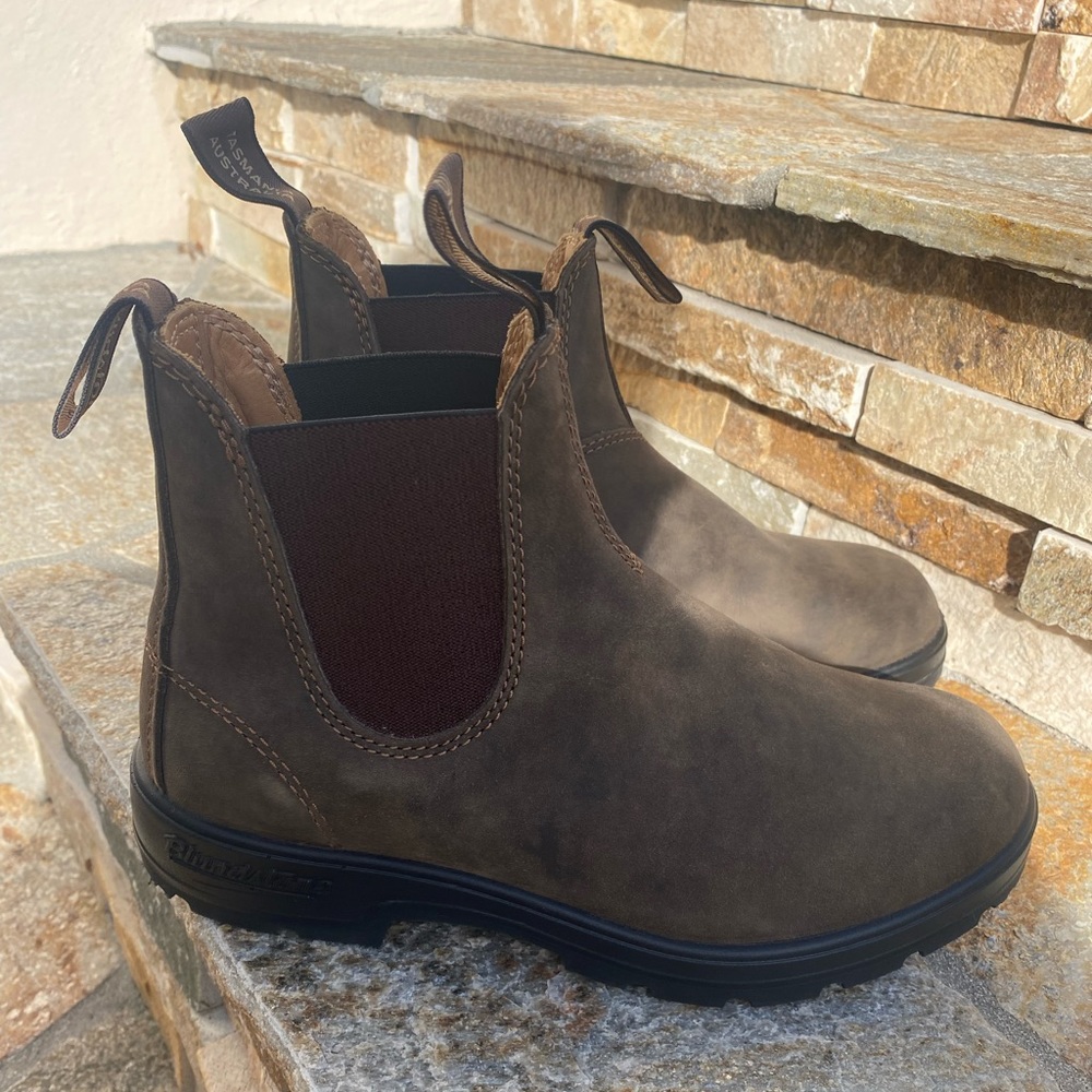Blundstone Chelsie Boots (#585 Women’s Classics) Rustic Brown Size 7.5